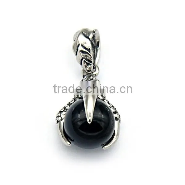 2017 fashion wholesale jewelry Titanium steel biker sharp paw with round black stone pendant MJ Jewelry