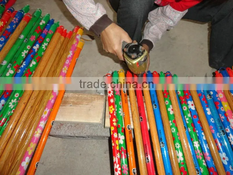 Short delivery day wooden handle for grass broom