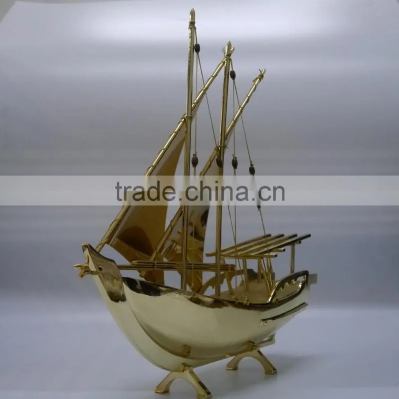 2017 NEW Style High Quality Beautiful Real Gold plated Dhow with Bahrain Gift