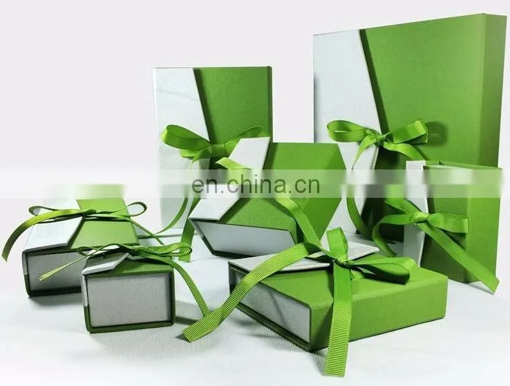 Book shape jewelry green mini can carry bowknot gift box