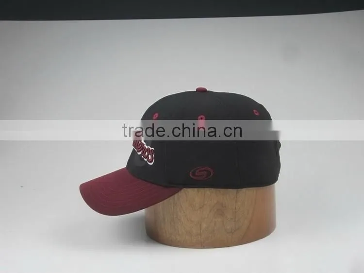 Stylish custom flexfit cap with embroidery logo