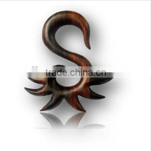 Non piercing novelty ear plug claw crazy wind ear plug tapers decorative ear plug
