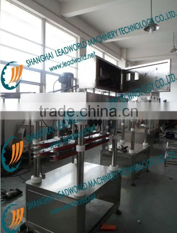 Automatic beer bottle capping machine