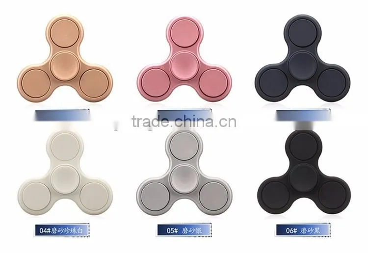Wholesale OEM Finger Toy Anti Stress Tri Hand Fidget popular edc Spinner Toys/ light hand spinner toys/ rose golden spinner toy