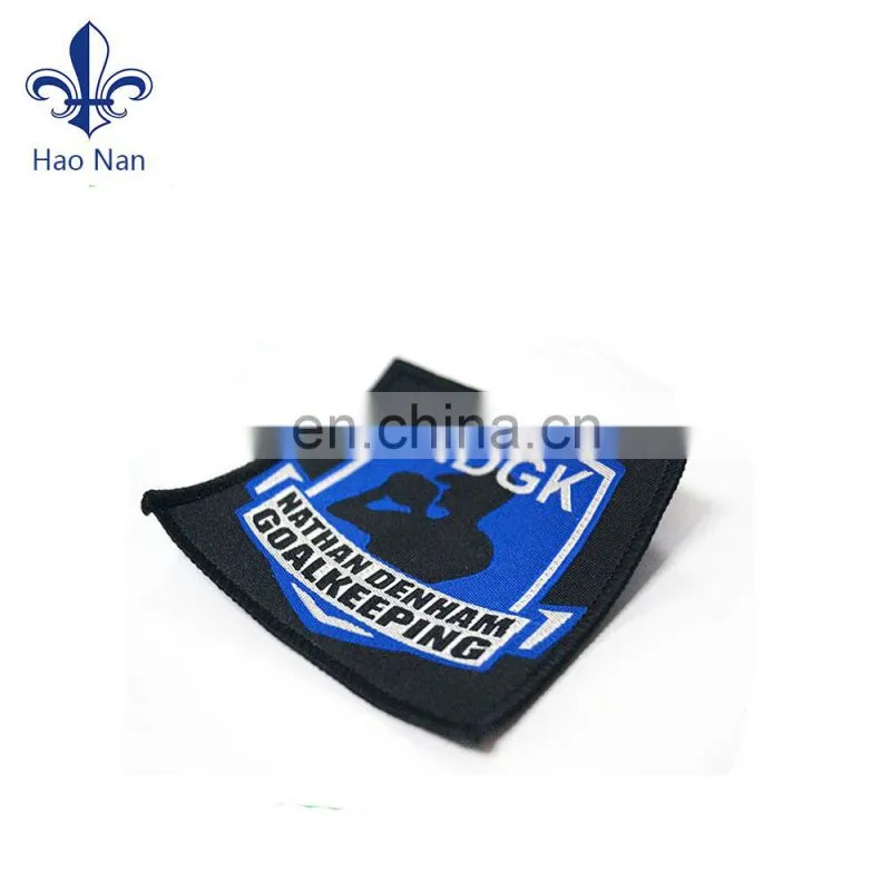 Custom your logo printed on polyester fabric woven label