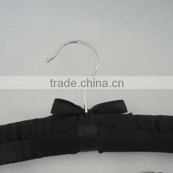 PL137 sponge clothes hanger black satin hanger with clips