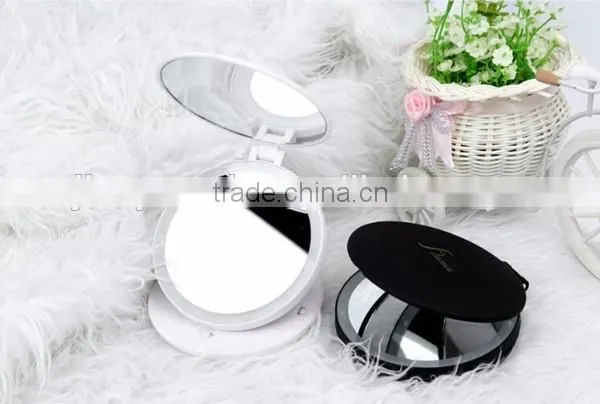 Fancy battery lighted portable wedding table mirrors with 5x magnifying
