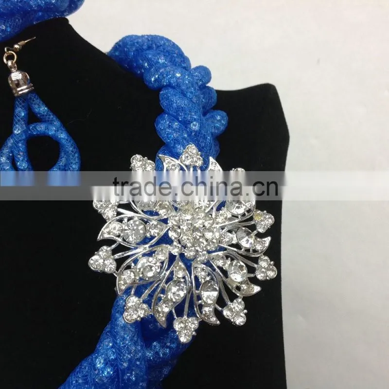 Guangdong supplier high end multicolor African styles velvet lace fabrics with jewellery