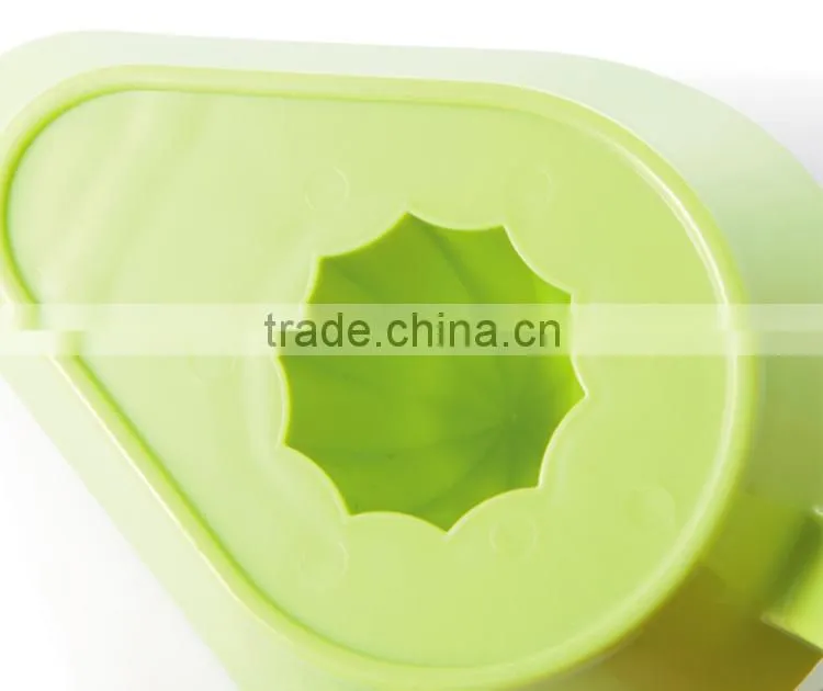 Wholesale popular best quality manual plastic portable squeezer for sale