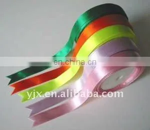strip grosgrain ribbons with dots