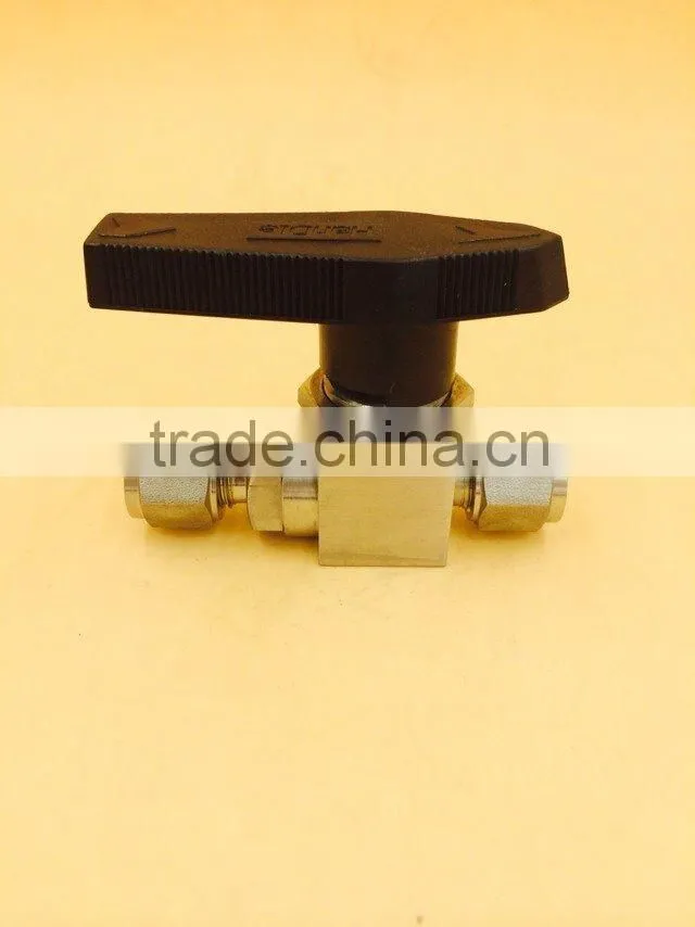 High pressure angle type ball valve