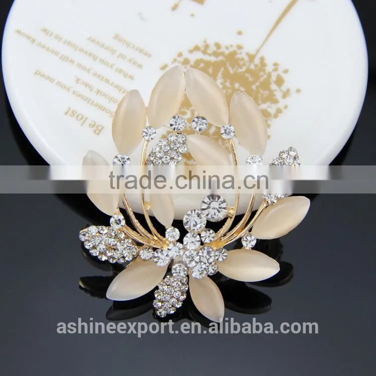 Classic Resin noble bridal hollow flower rhinestone brooch/handmade rhinestone brooch