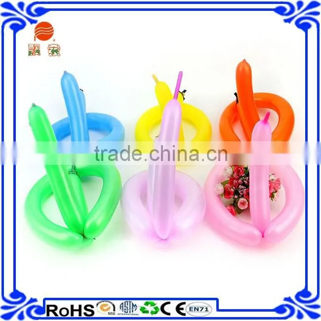 children playing animal twist long magic natural latex balloon