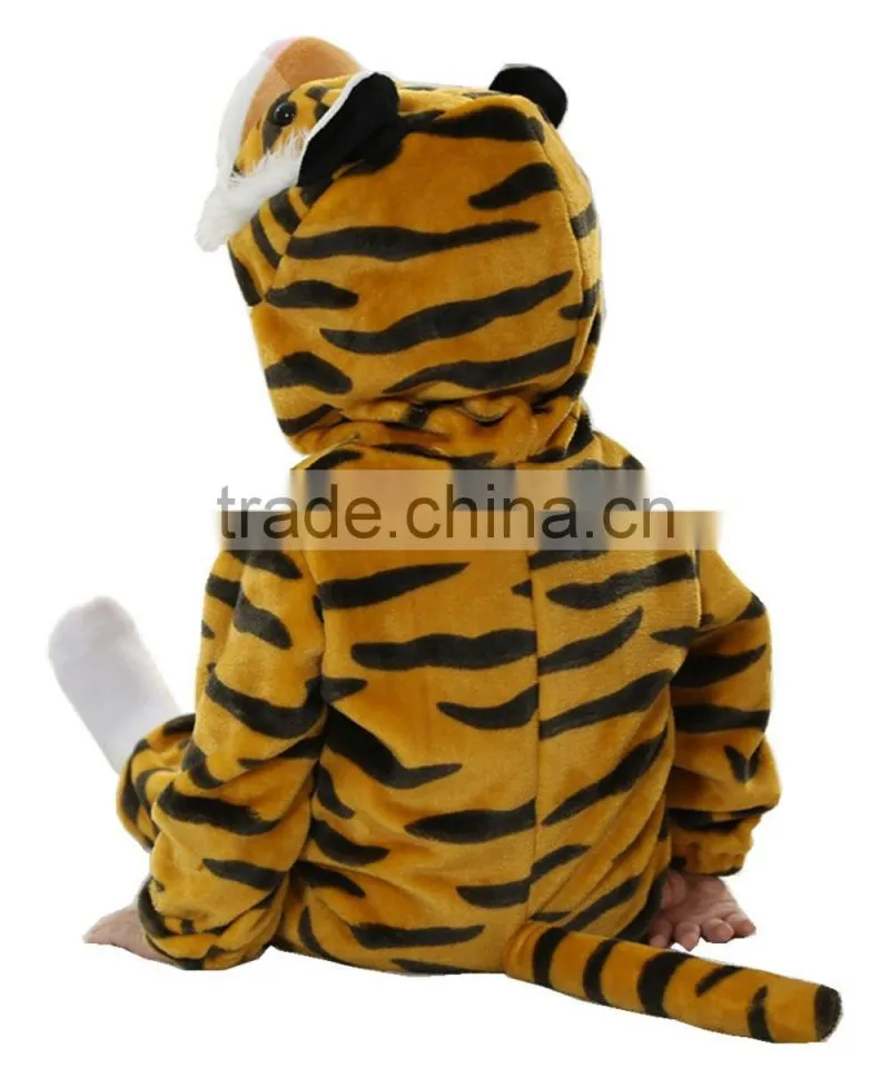2017 new arrival Wholesale hot sale christmas tiger sleep wear eco-friendly baby clothes cheap kids set christmas pajamas family