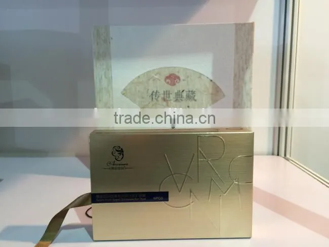Good looking little cosmetic/gift paper box