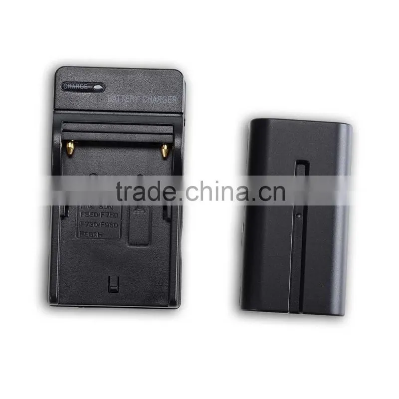 XT-160 5800K LED Video Light Camcorder Lamp CN-160 Battery Charger
