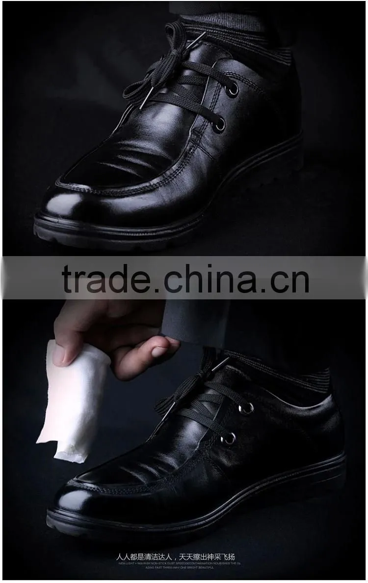 New type of wet tissue for polishing shoes with individual package