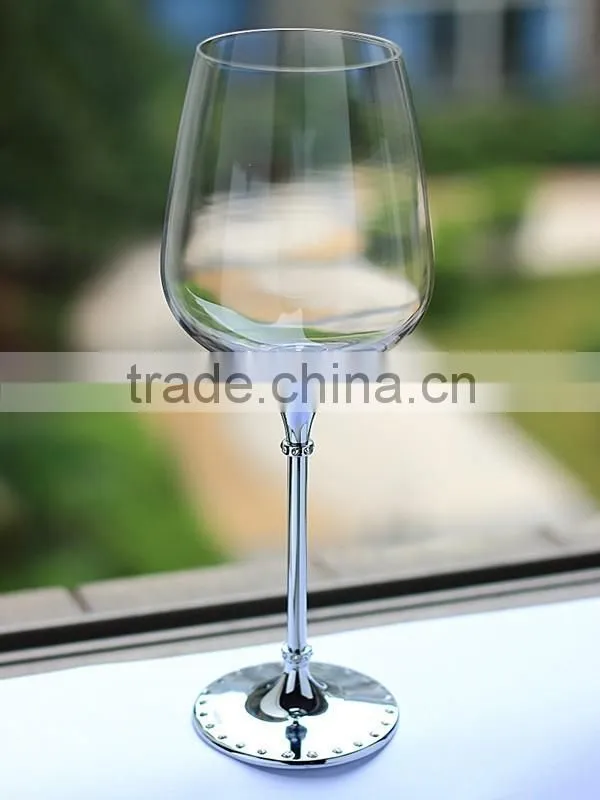 Eco-Friendly Feature and Glass Drinkware Type OhTrend glassware elegant red wine glass beer mug with diamond for wendding party