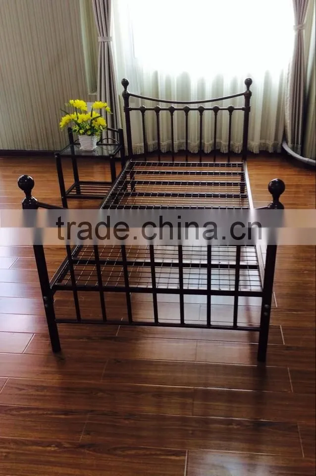 twin size clasic antique metal bed