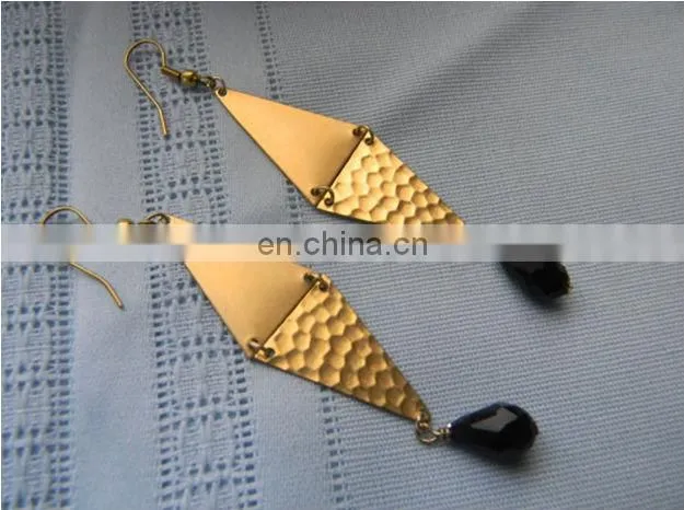 New wholesale brass Hammered earring cut work earrings