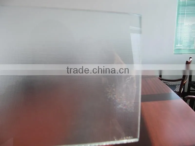 Superior clear pattern glass