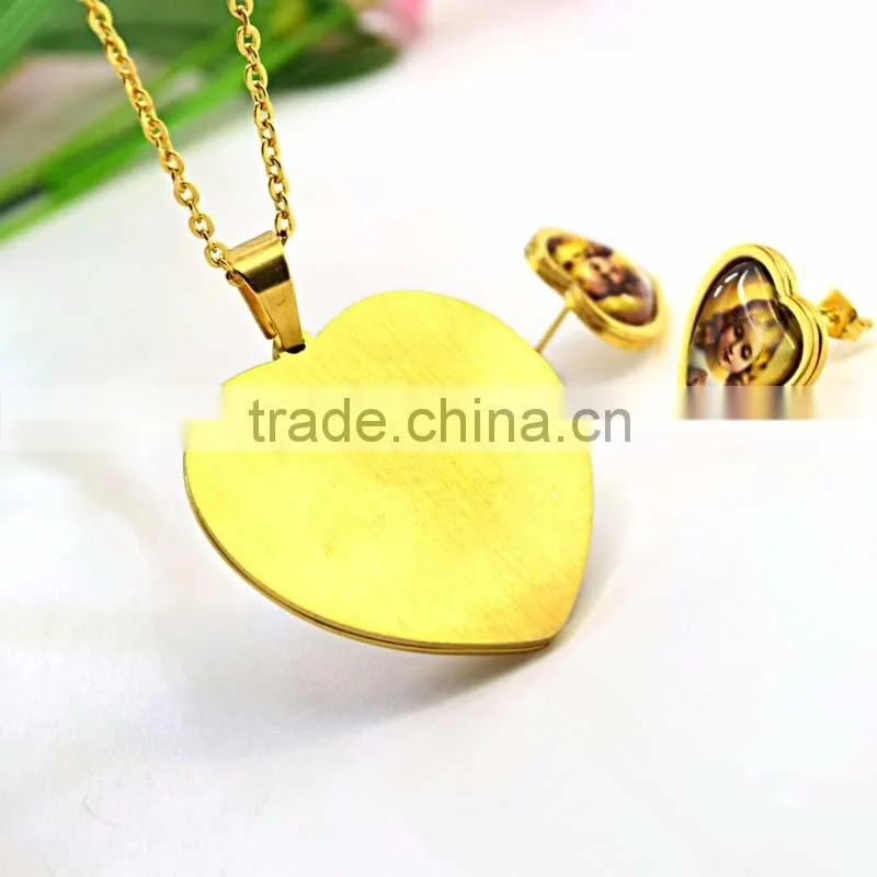 316l stainless steel jewelry pendant necklace heart shape Blessed Virgin Mary gold jewelry 18k