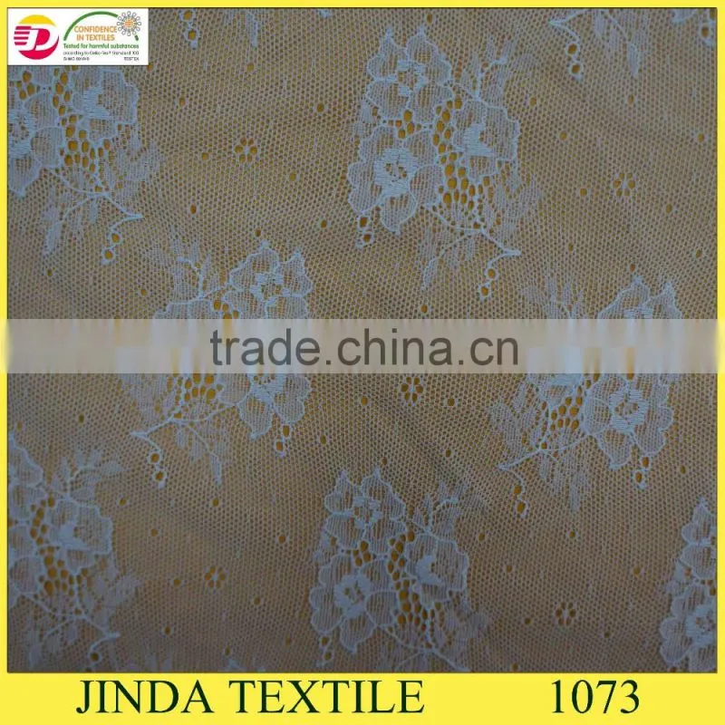 2015 Graceful White Chantilly Net Lace Fabric for Beatiful Dress
