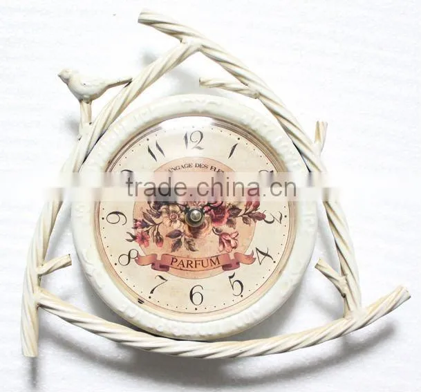 Swinging Table Clock
