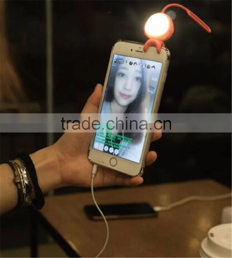 The alien mobile phone lights Skin beauty self timer LED lights Cartoon Bluetooth self timer Fill-in light