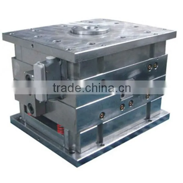 Plastic Moulding of automotive parts steering wheel mould