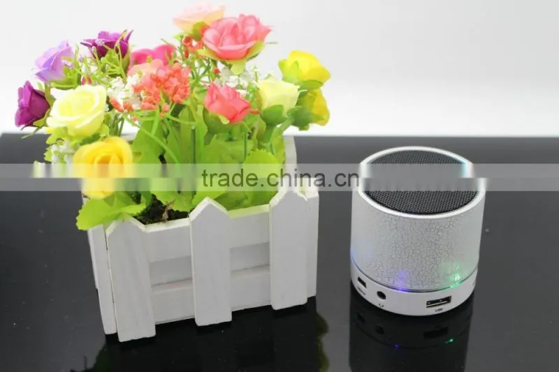 Rechargeable Outdoor Sports Portable Bluetooth Speaker With Led Flash Light