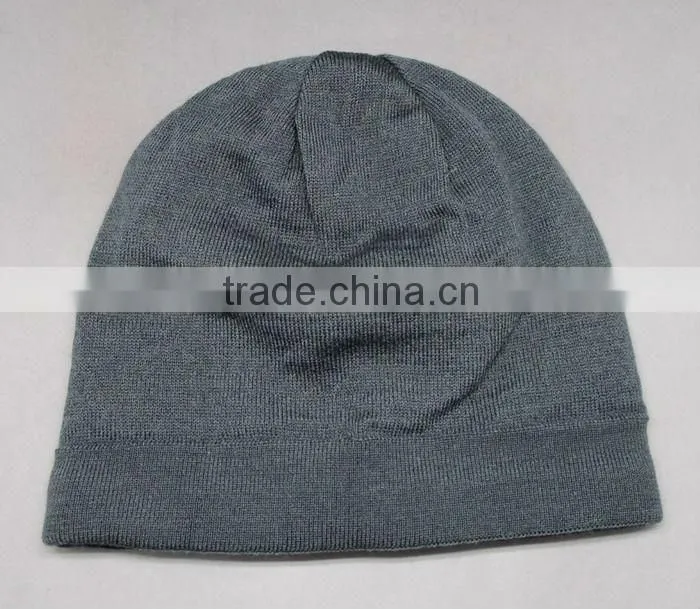 REVERSIBLE BEANIE HAT