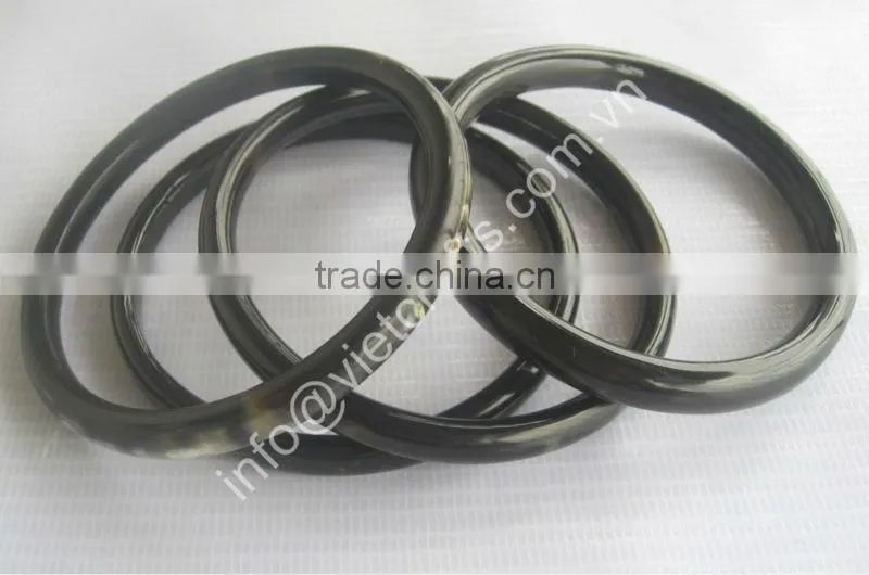 Buffalo horn bangle, black with vein rounded shape