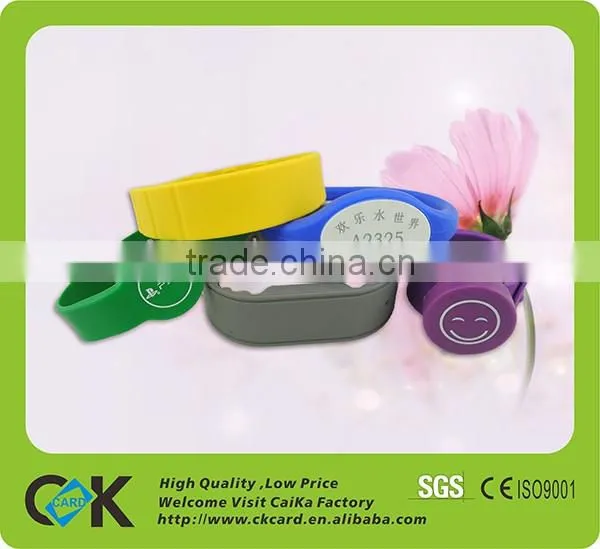 Customize silicone pat band snap bracelet wholesale
