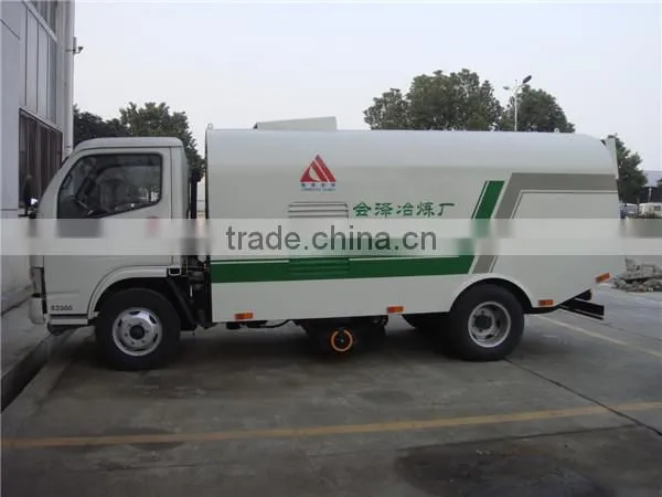 dongfeng small 4x2 vacuum road sweeper truck