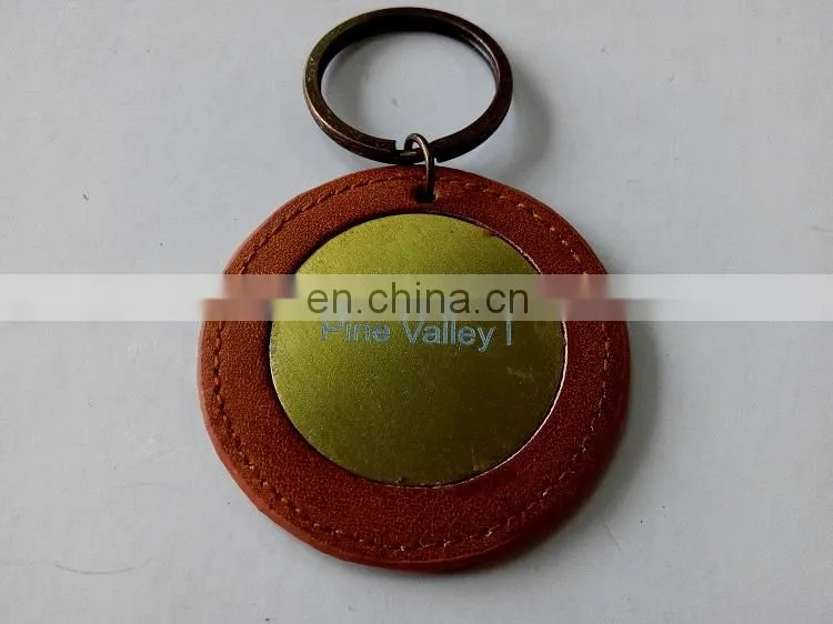 Custom leather keychain zinc alloy material leather sealed edge keychain