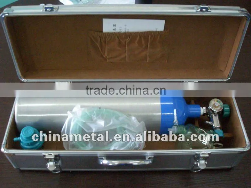 Medical portable oxygen breathing apparatus