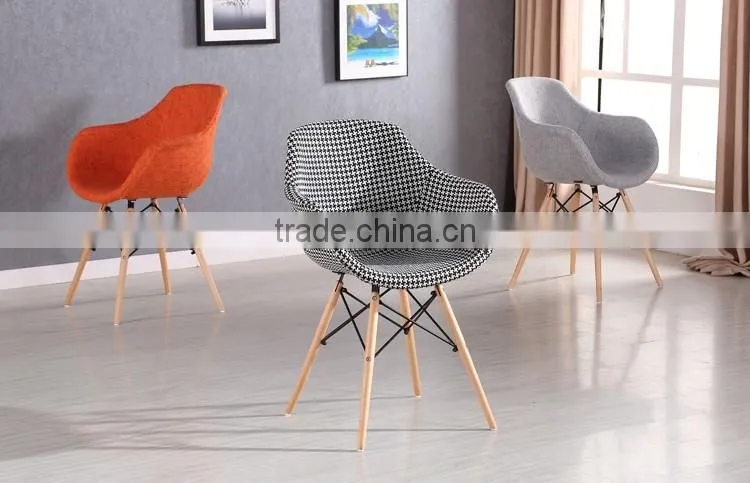 Comfortable fabric coverd wood legs computer chair