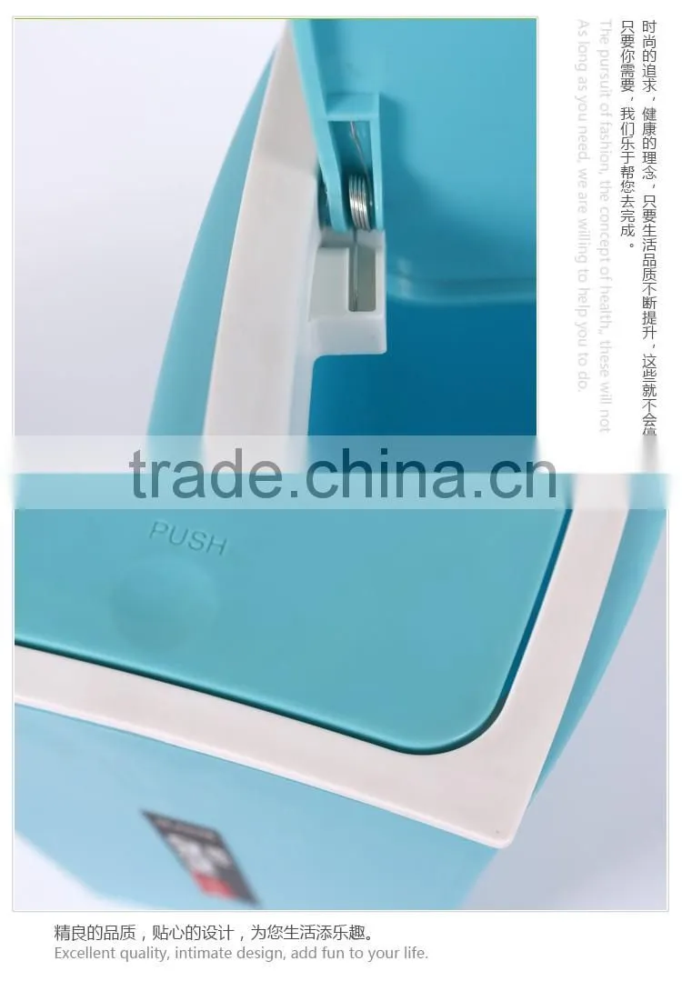 2016 Fashional Plastic Dust Bin With Cover