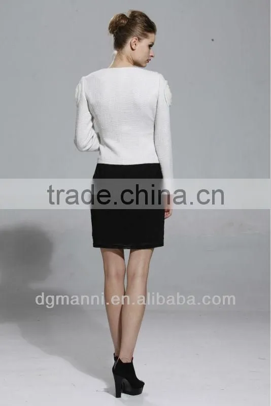 White Worsted Jacket With Flowers And Beads On Shoulder