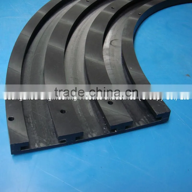 Black UHMW-PE chain guide