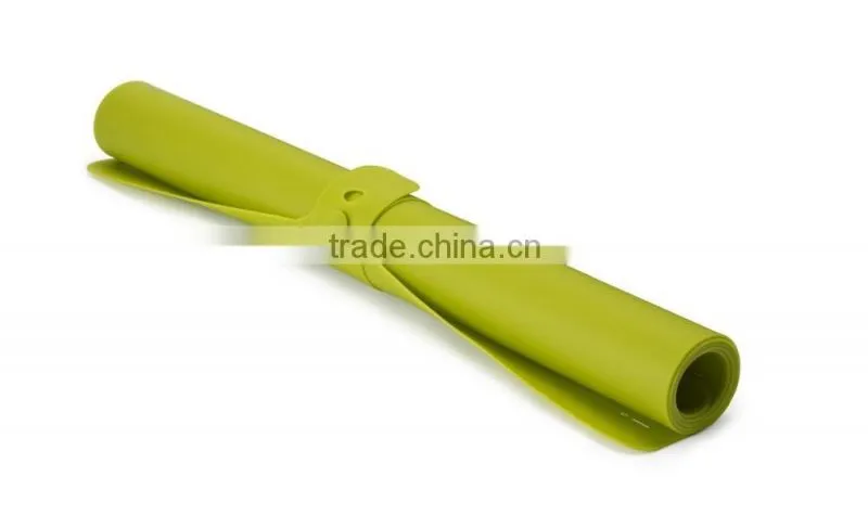 Non-stick silicone mat with measurements for using rolling pin