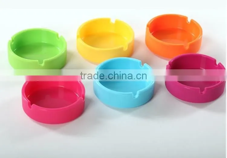 Roll silcone ashtray