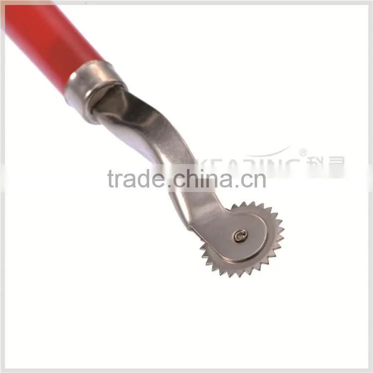 Economical tracing wheel for sewn tailors usage with plastic handle DT10-P
