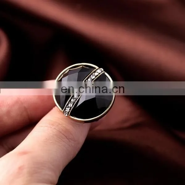 Stylish Black Acrylic Diamond Sparkling Knuckle Ring