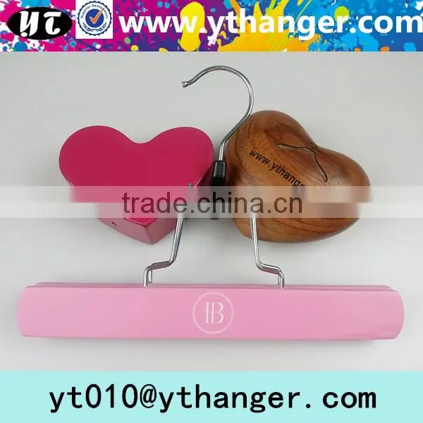 YY0457 high quality clips hair extension hangers with logo for shop wigs hanger