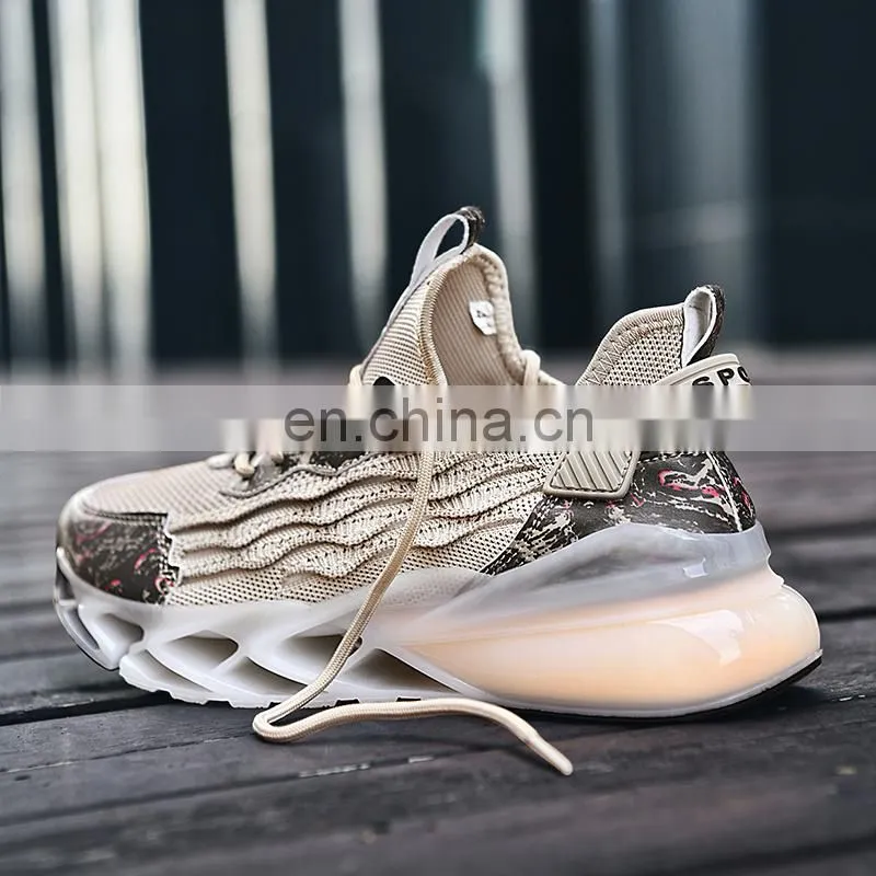 Factory Outlet Christmas Design Wholesale High Quality Men's Jogging Track and Field Breathable Customized Casual Sports Shoes