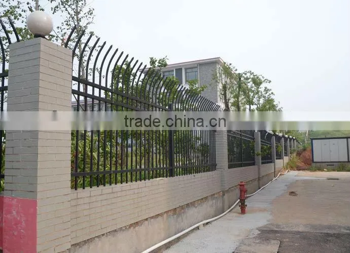 2013 Top-selling garden hand-polished cast iron fence