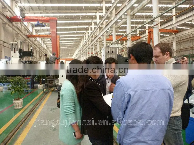 5-Axes Line Rail CNC Vertical Milling Machine for Making Car Wheels LV-1260