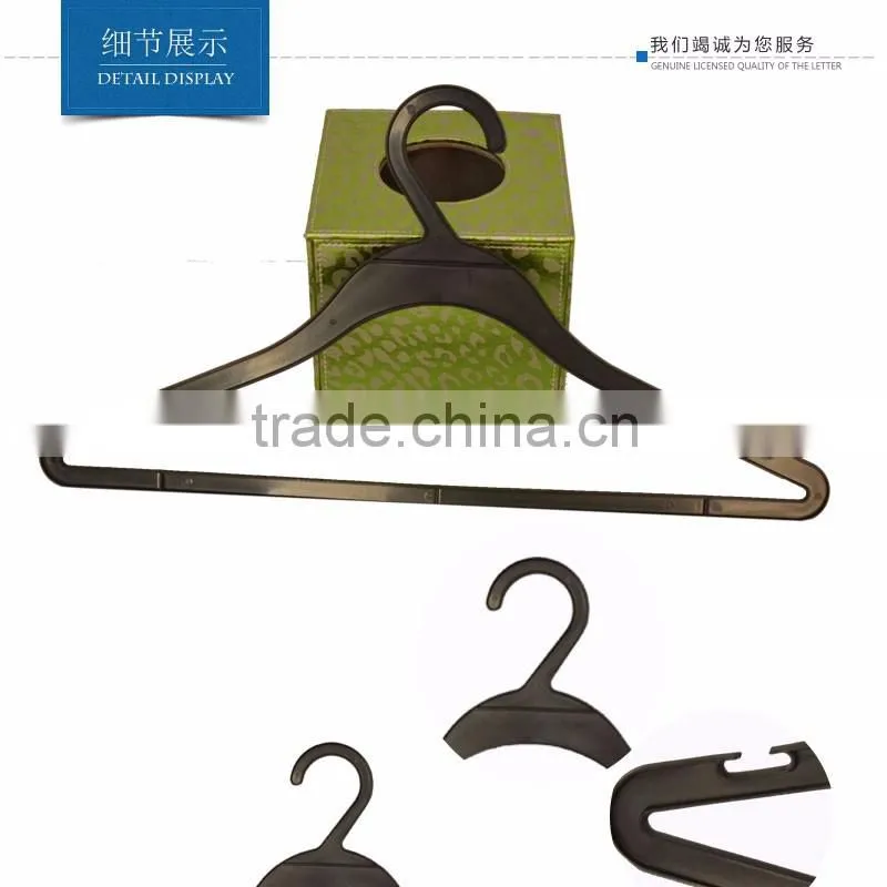 Plastic disposable clothes hanger wholesale